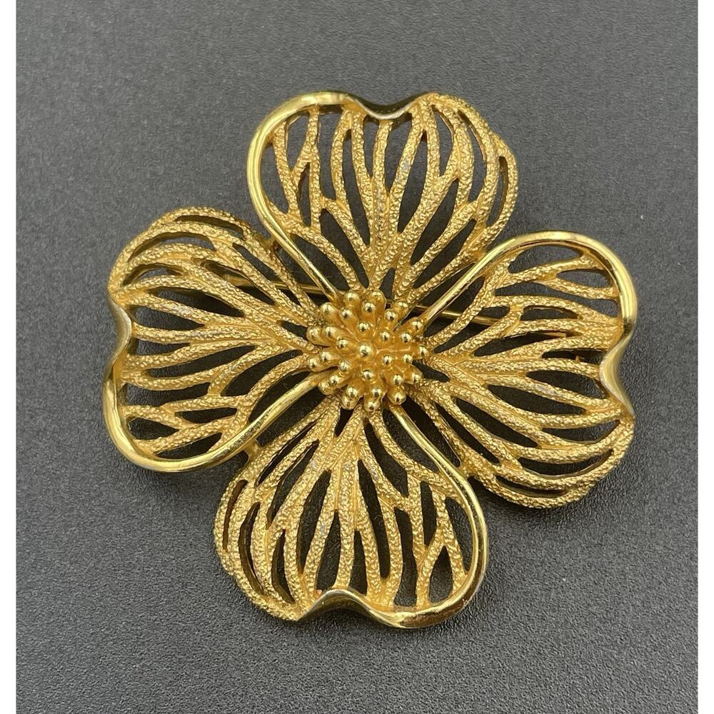 CROWN TRIFARI Signed Goldtone Textured Flower Brooch